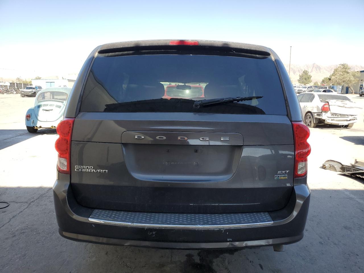 2C4RDGCG7HR603963 2017 Dodge Grand Caravan Sxt