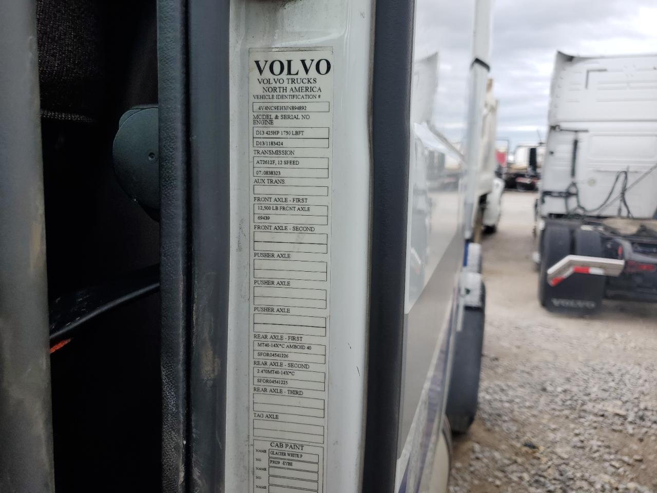 Lot #2919519865 2018 VOLVO VN VNL