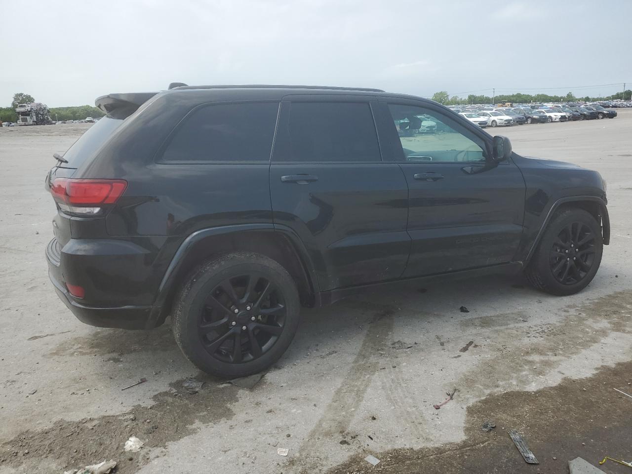 1C4RJFAG0JC123137 2018 Jeep Grand Cherokee Laredo