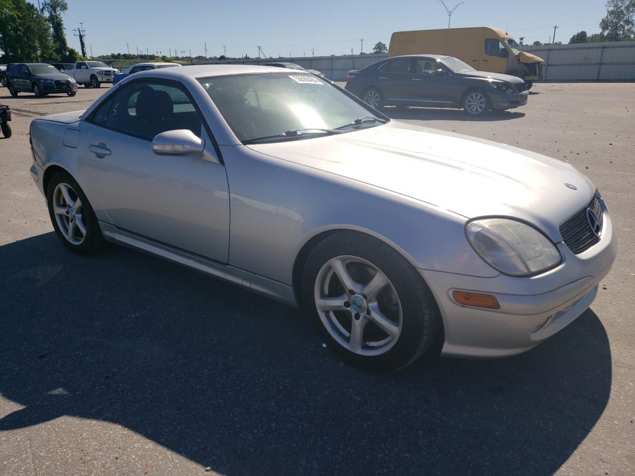 WDBKK65F21F217050 2001 Mercedes-Benz Slk 320