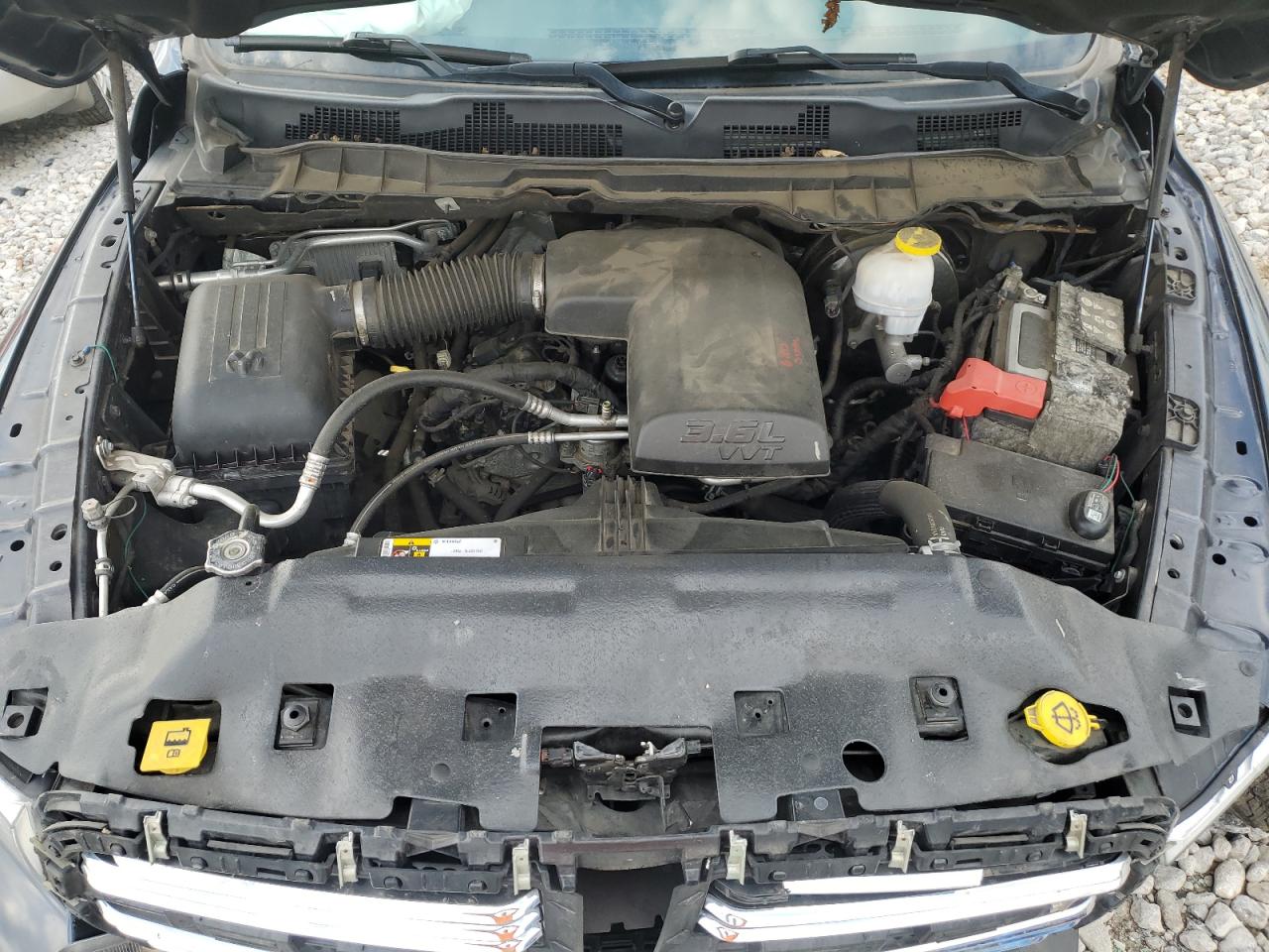 1C6RR7GG9JS311691 2018 Ram 1500 Slt