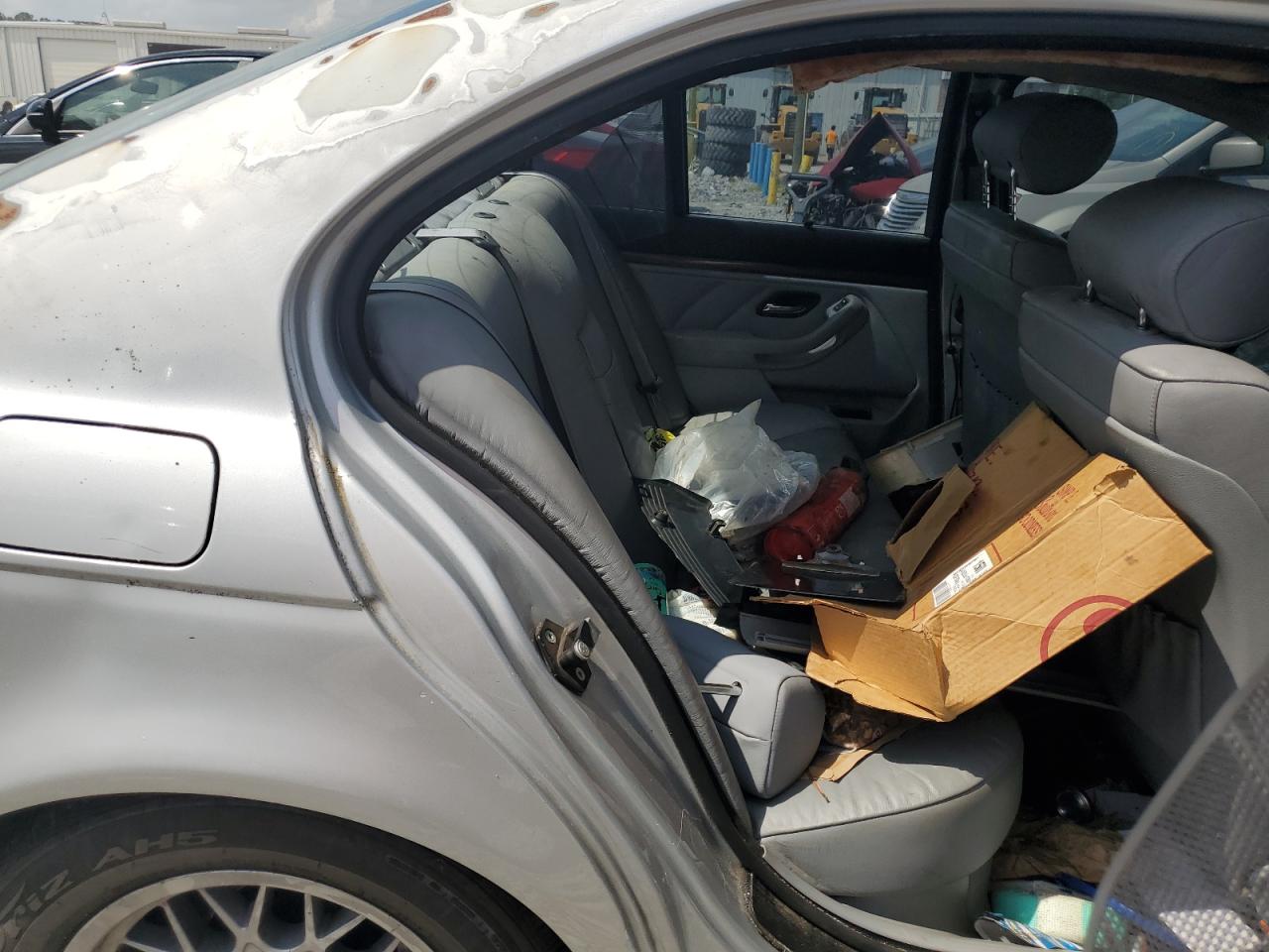 WBADT33481GF40780 2001 BMW 525 I