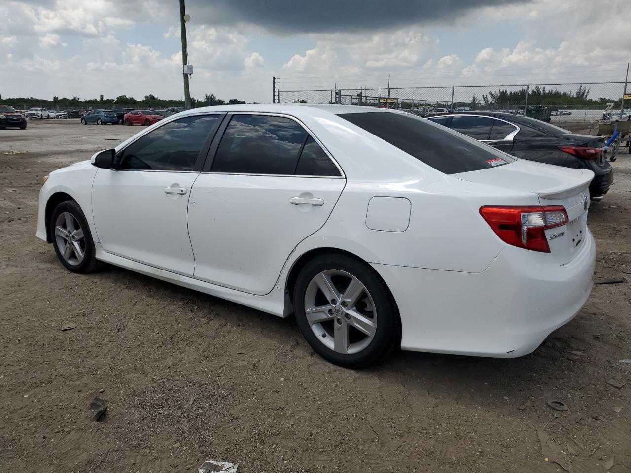 4T1BF1FK2EU414172 2014 Toyota Camry L