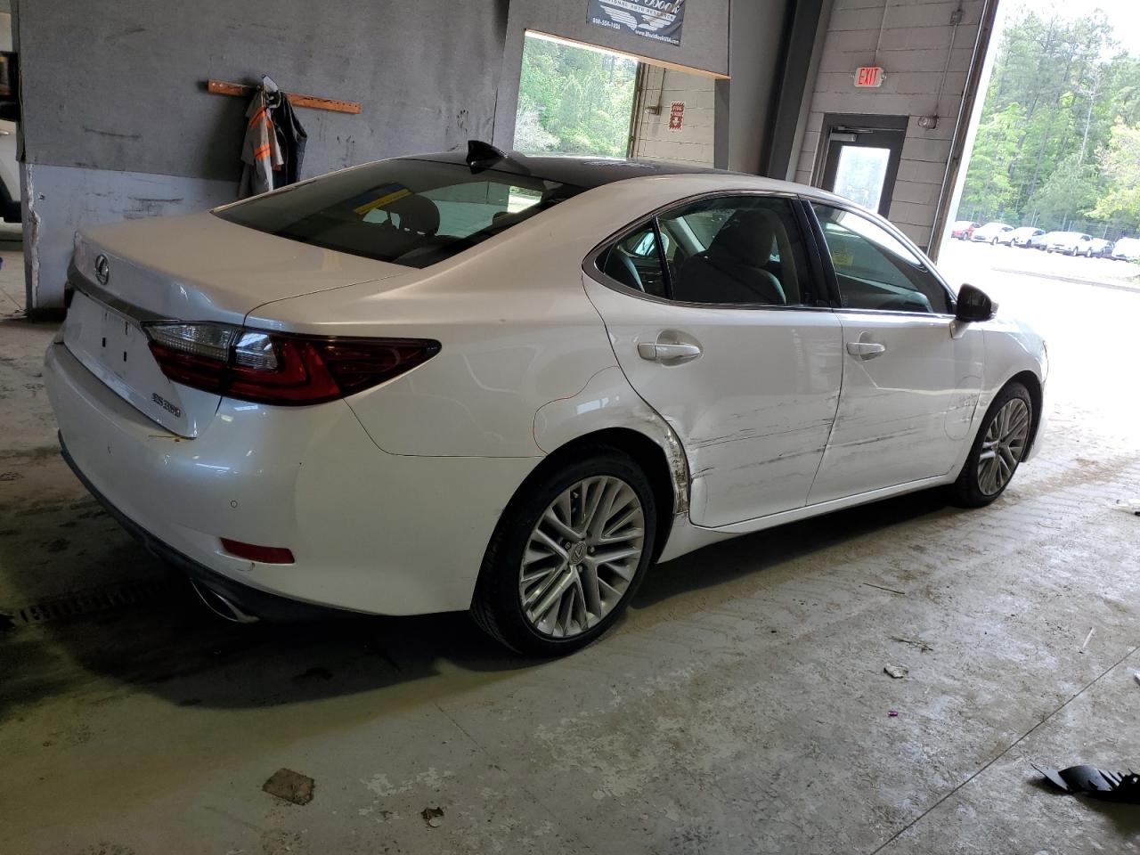 JTHBK1GGXG2233215 2016 Lexus Es 350