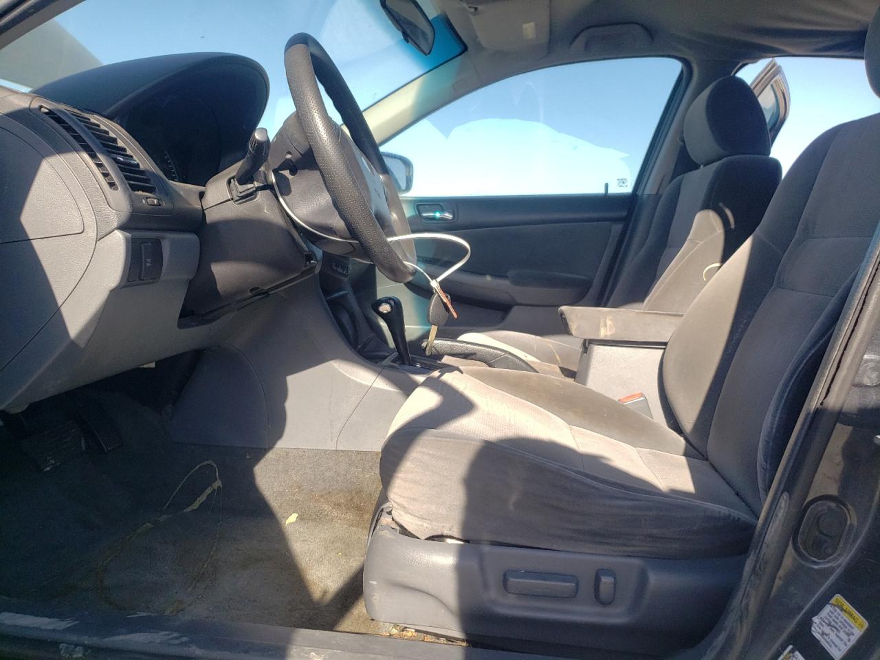 1HGCM66395A020868 2005 Honda Accord Lx