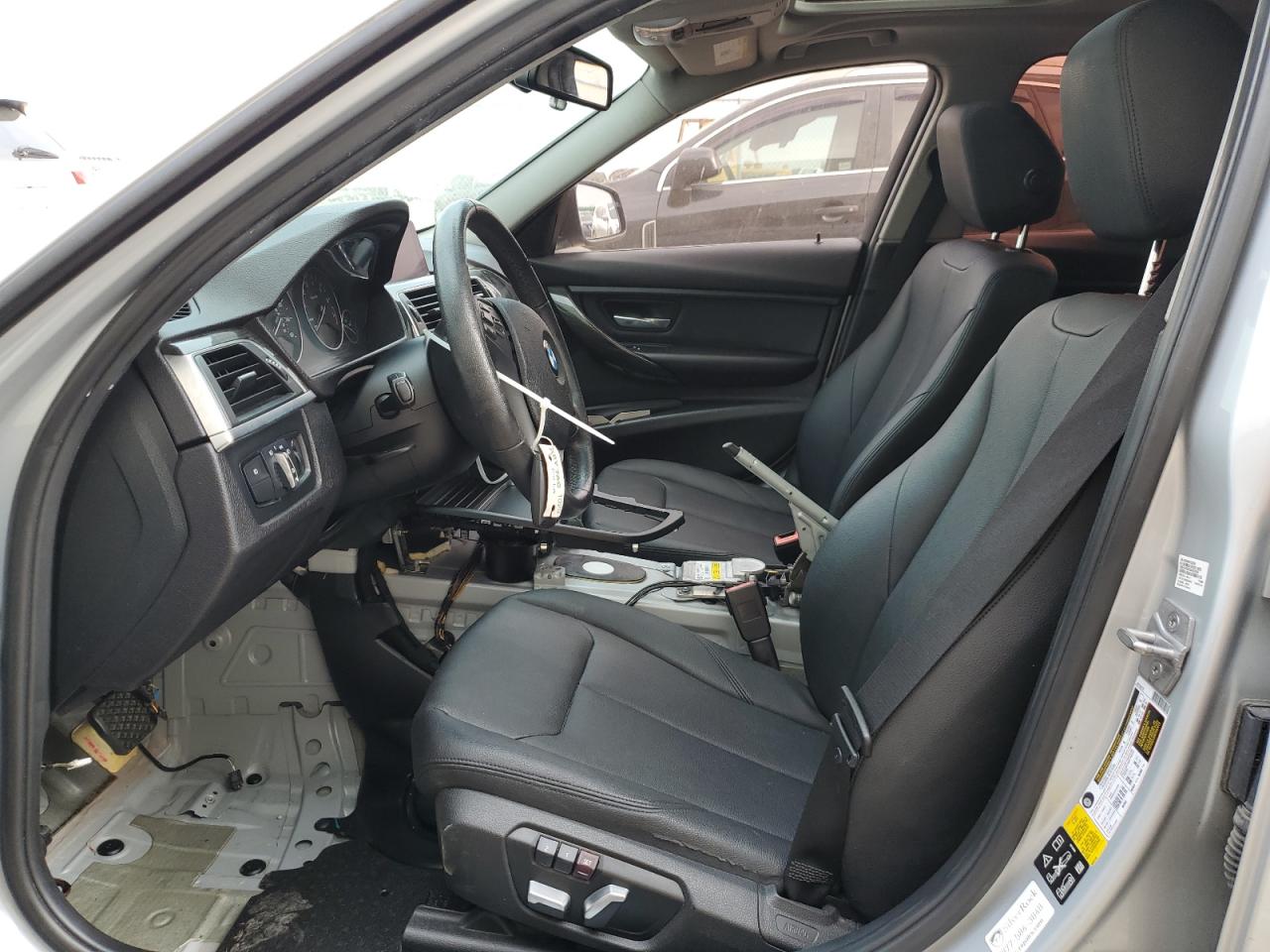 WBA8E5G59GNT93252 2016 BMW 320 Xi