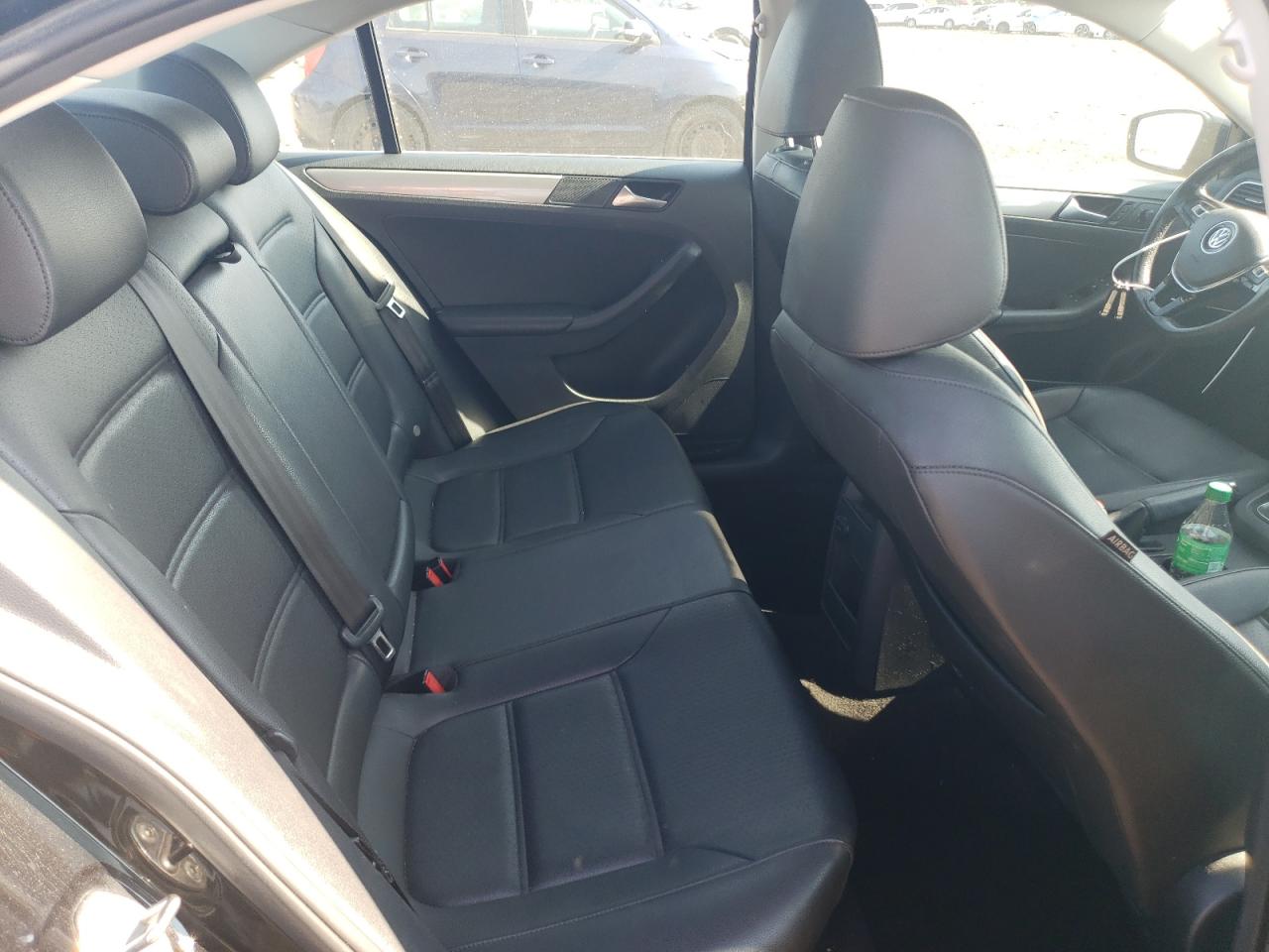 3VWDB7AJ6HM265880 2017 Volkswagen Jetta Se