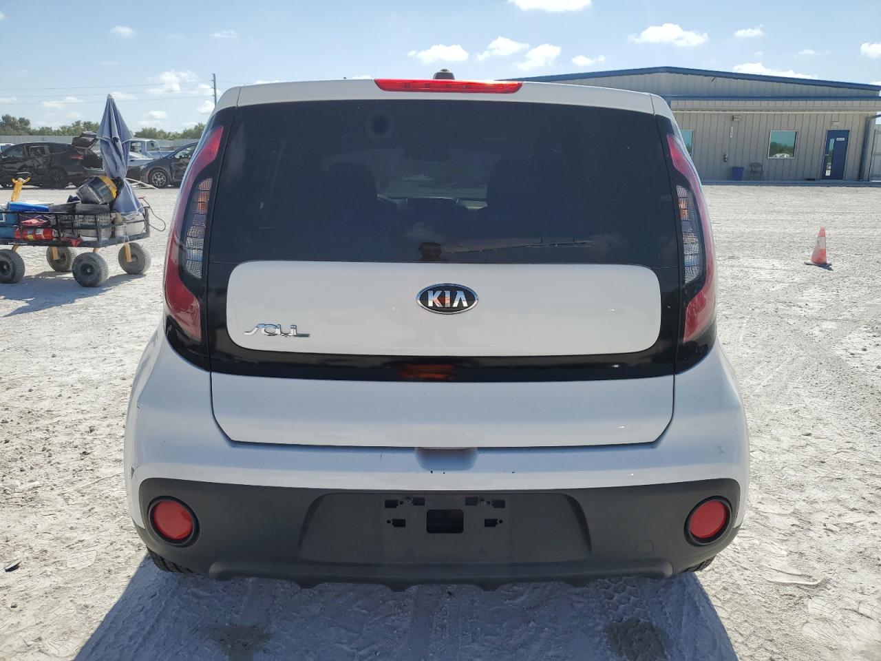KNDJN2A2XH7457886 2017 Kia Soul