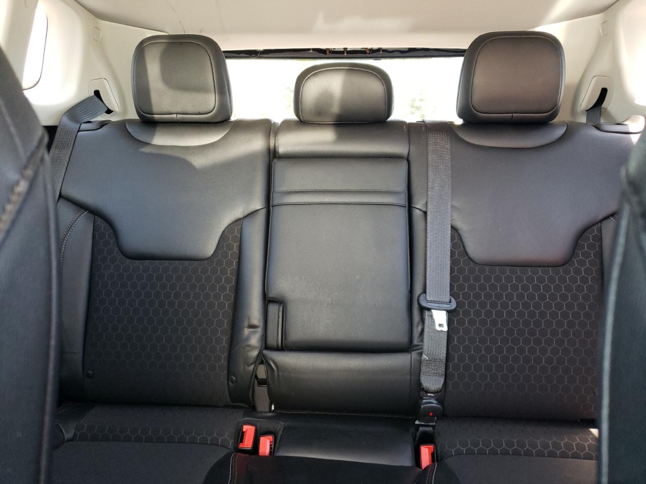 3C4NJCBB3JT211216 2018 Jeep Compass Latitude