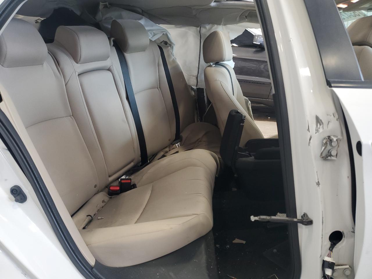 19XFC2F79JE031029 2018 Honda Civic Ex