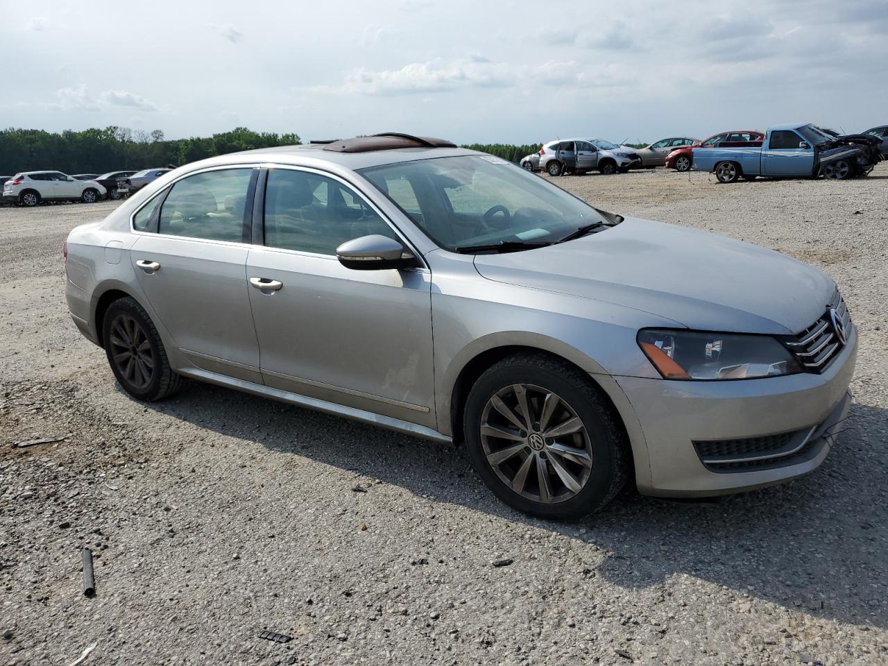 1VWCH7A30CC032860 2012 Volkswagen Passat Sel