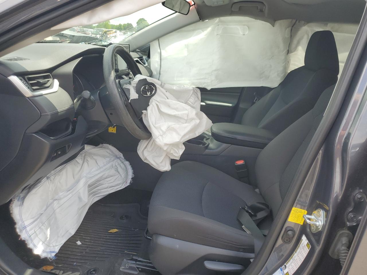 2T3G1RFV5LW130388 2020 Toyota Rav4 Le