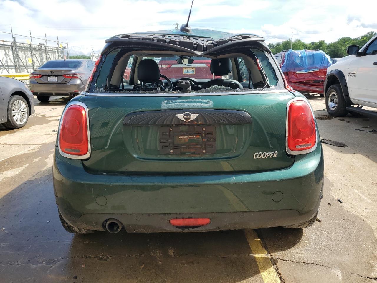 WMWXP5C57J2G63912 2018 Mini Cooper