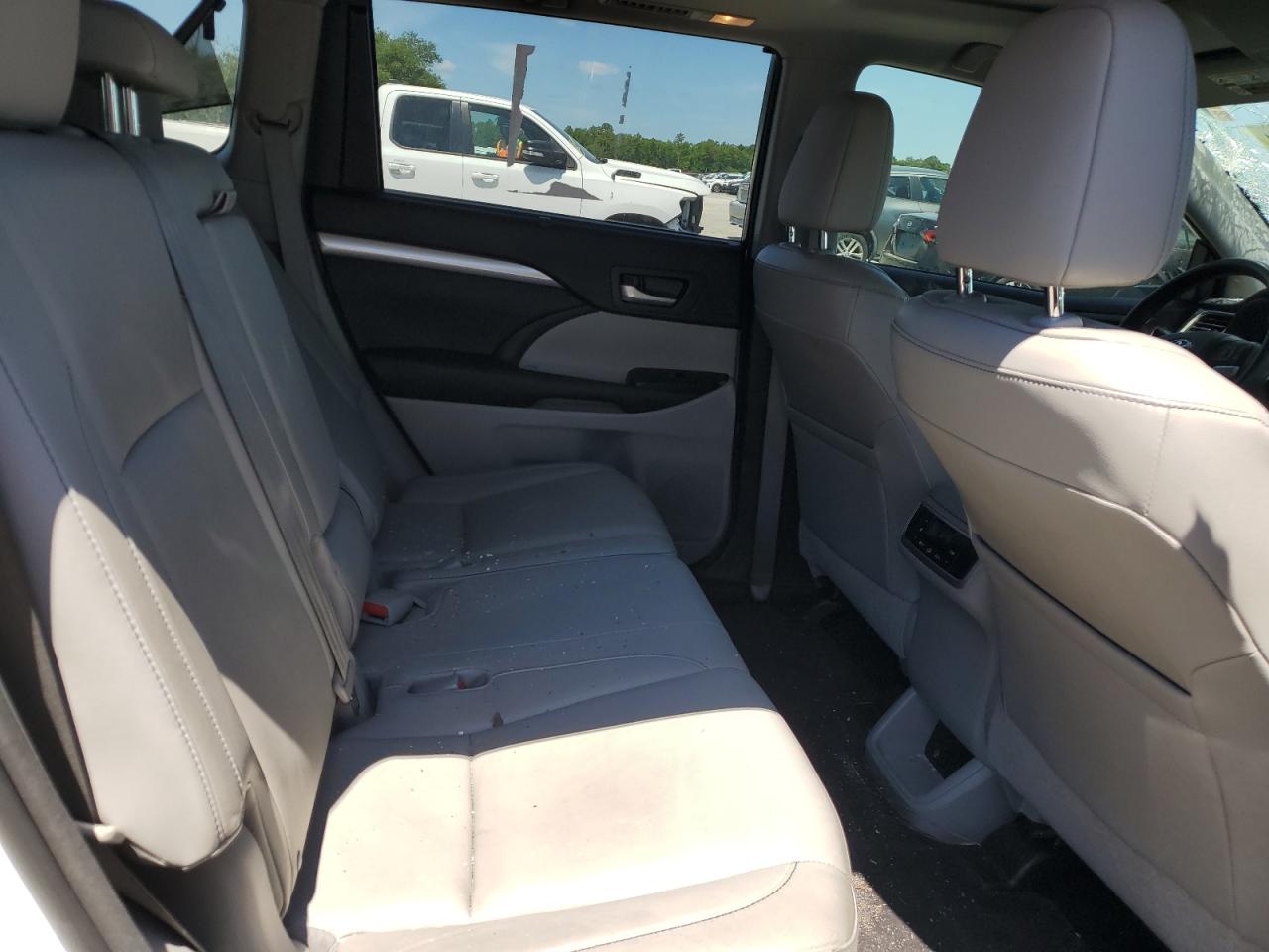 5TDJKRFHXFS077884 2015 Toyota Highlander Xle