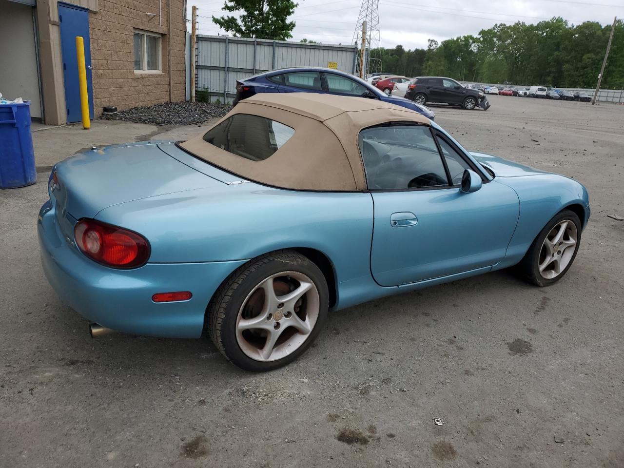 JM1NB353310211862 2001 Mazda Mx-5 Miata Base