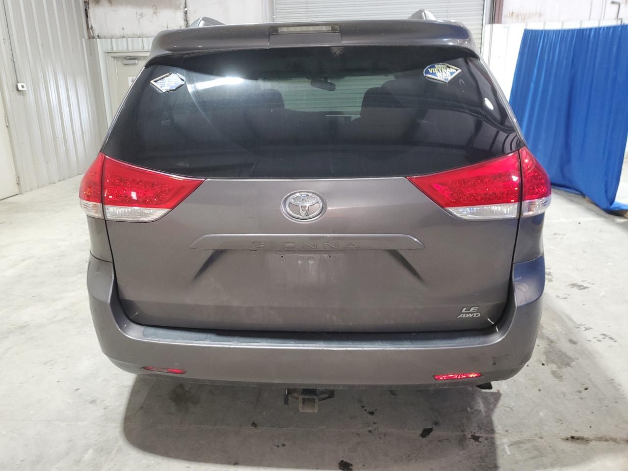 5TDJK3DC2BS018729 2017 Toyota Sienna Le