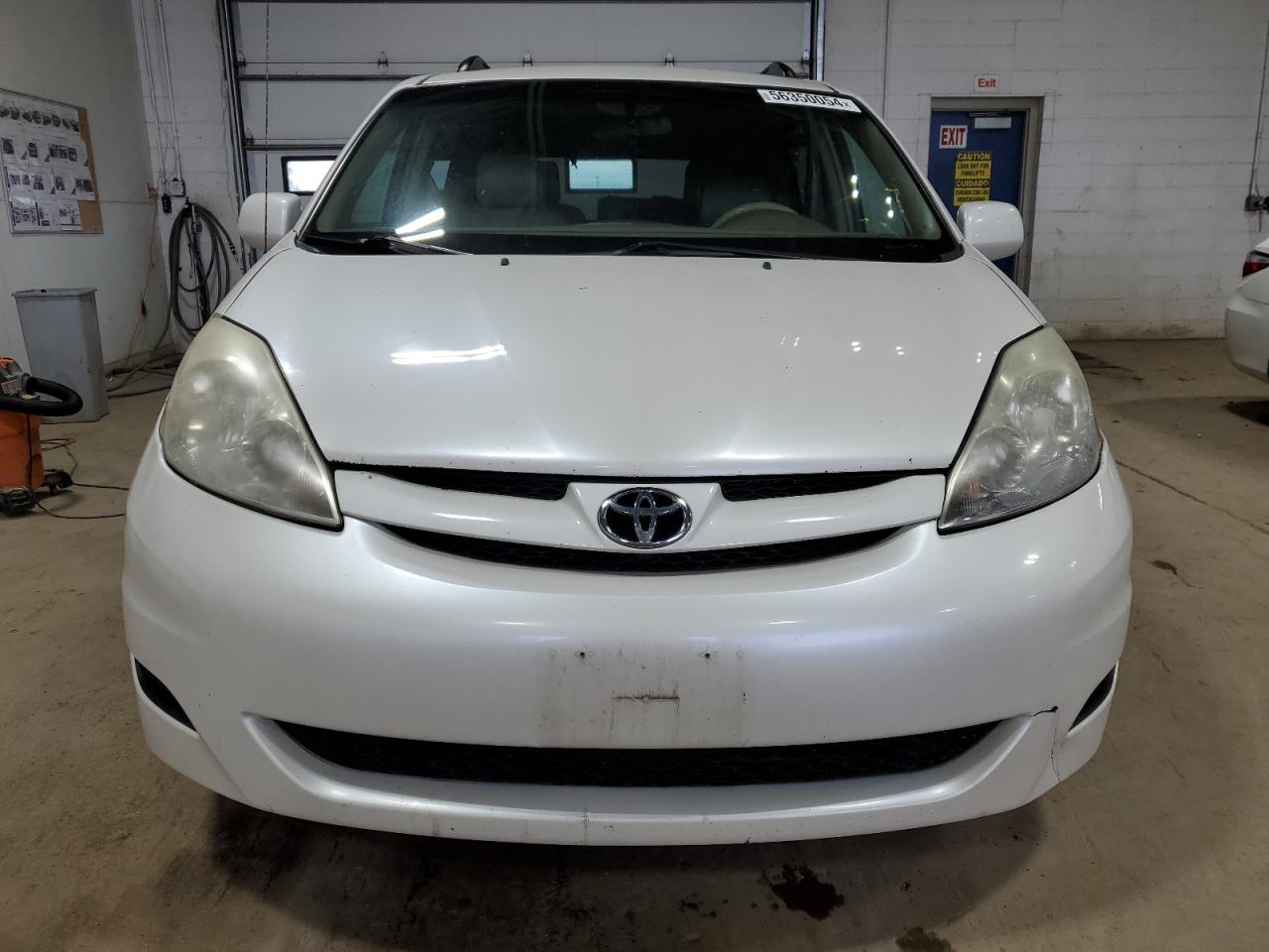 5TDZK22C88S182561 2008 Toyota Sienna Xle