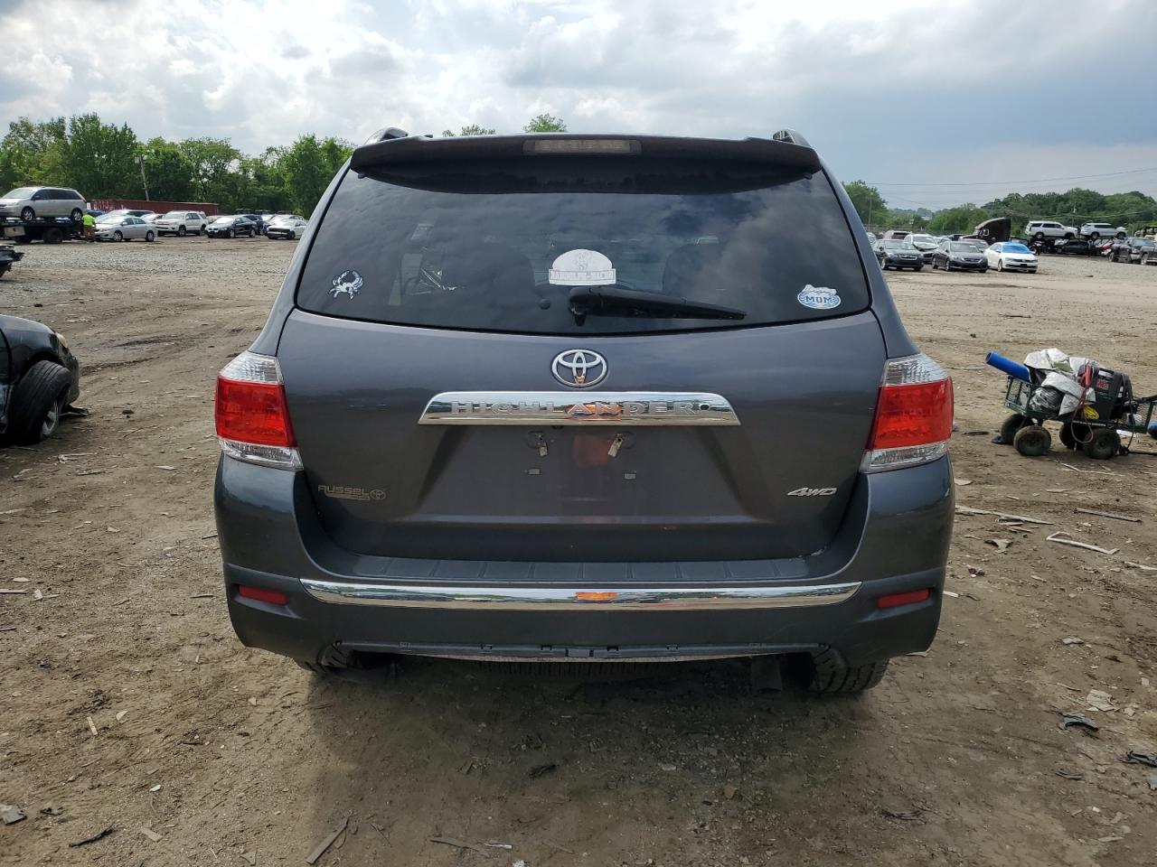 5TDBK3EH4CS139388 2012 Toyota Highlander Base