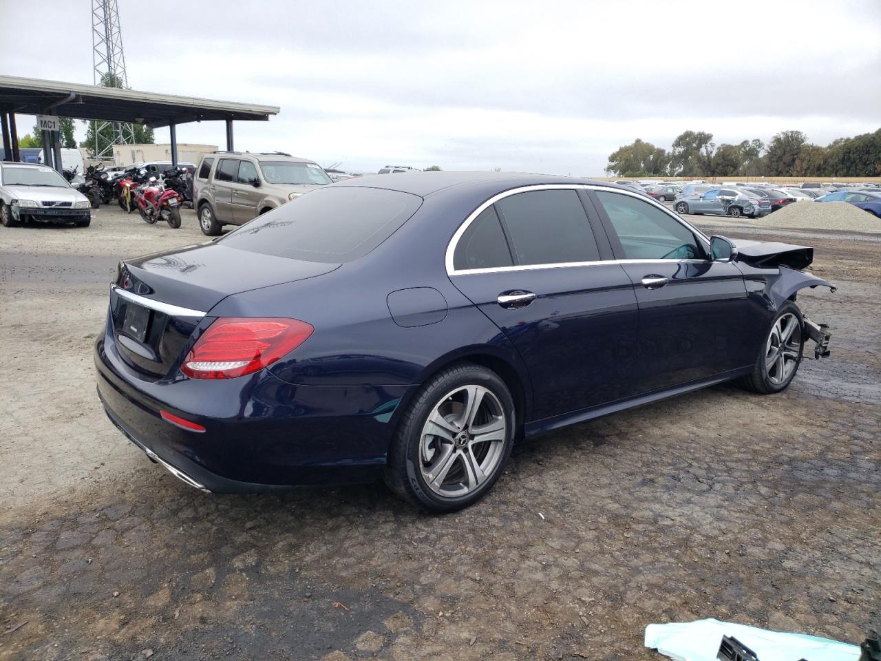 2020 Mercedes-Benz E 350 vin: WDDZF8DBXLA738649