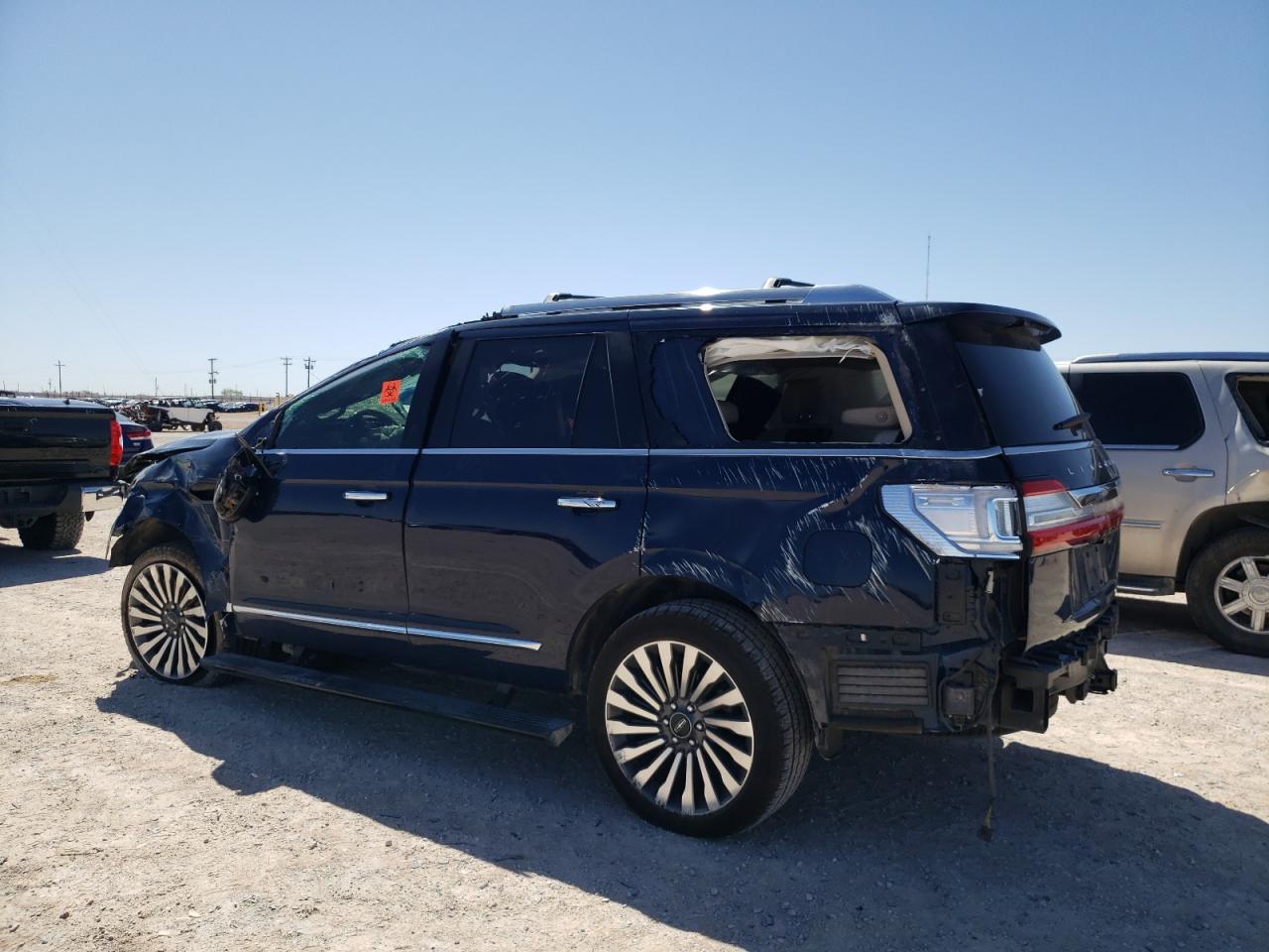 5LMJJ2LT7KEL02595 2019 Lincoln Navigator Reserve