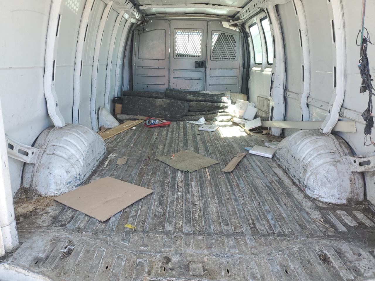 1GCWGGBA3B1128542 2011 Chevrolet Express G2500