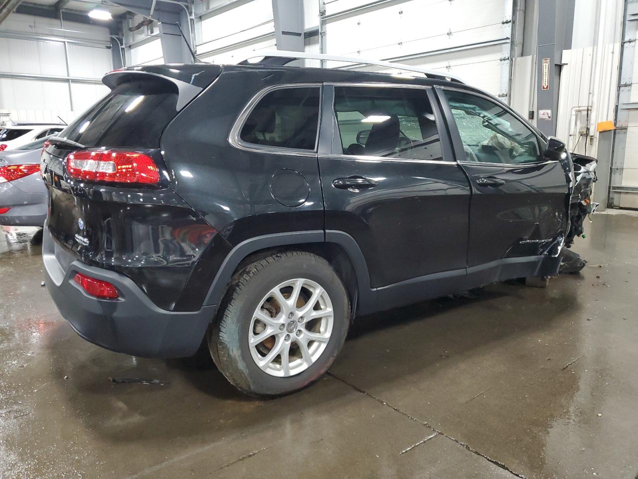 2015 Jeep Cherokee Latitude vin: 1C4PJLCB5FW579048