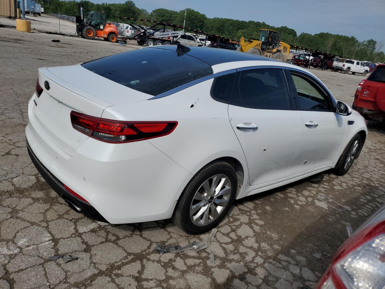 5XXGT4L31JG240676 2018 Kia Optima Lx