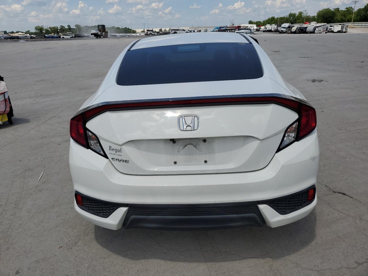 2018 Honda Civic Lx vin: 2HGFC4B52JH308609