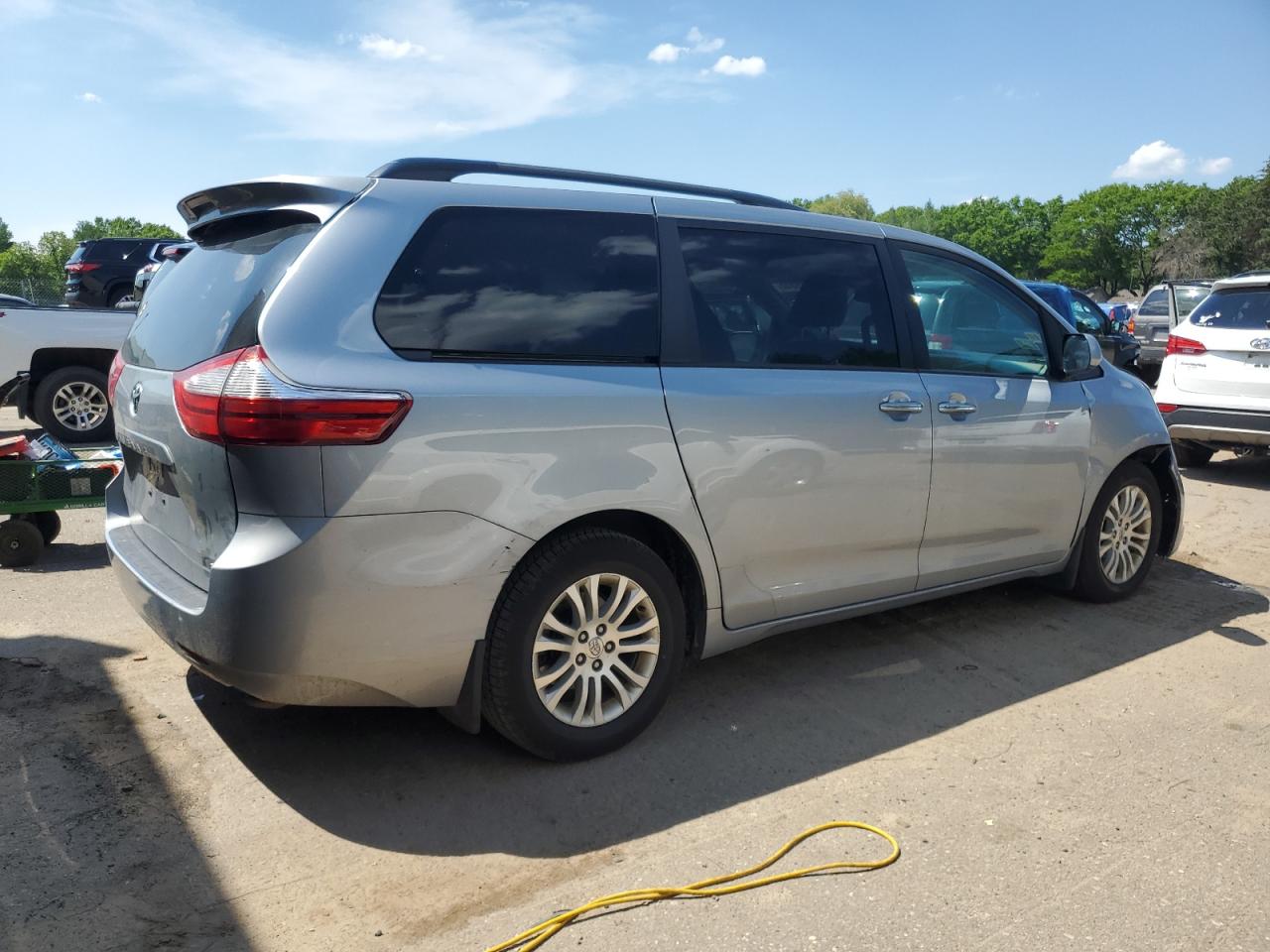 5TDYK3DC0GS736320 2016 Toyota Sienna Xle