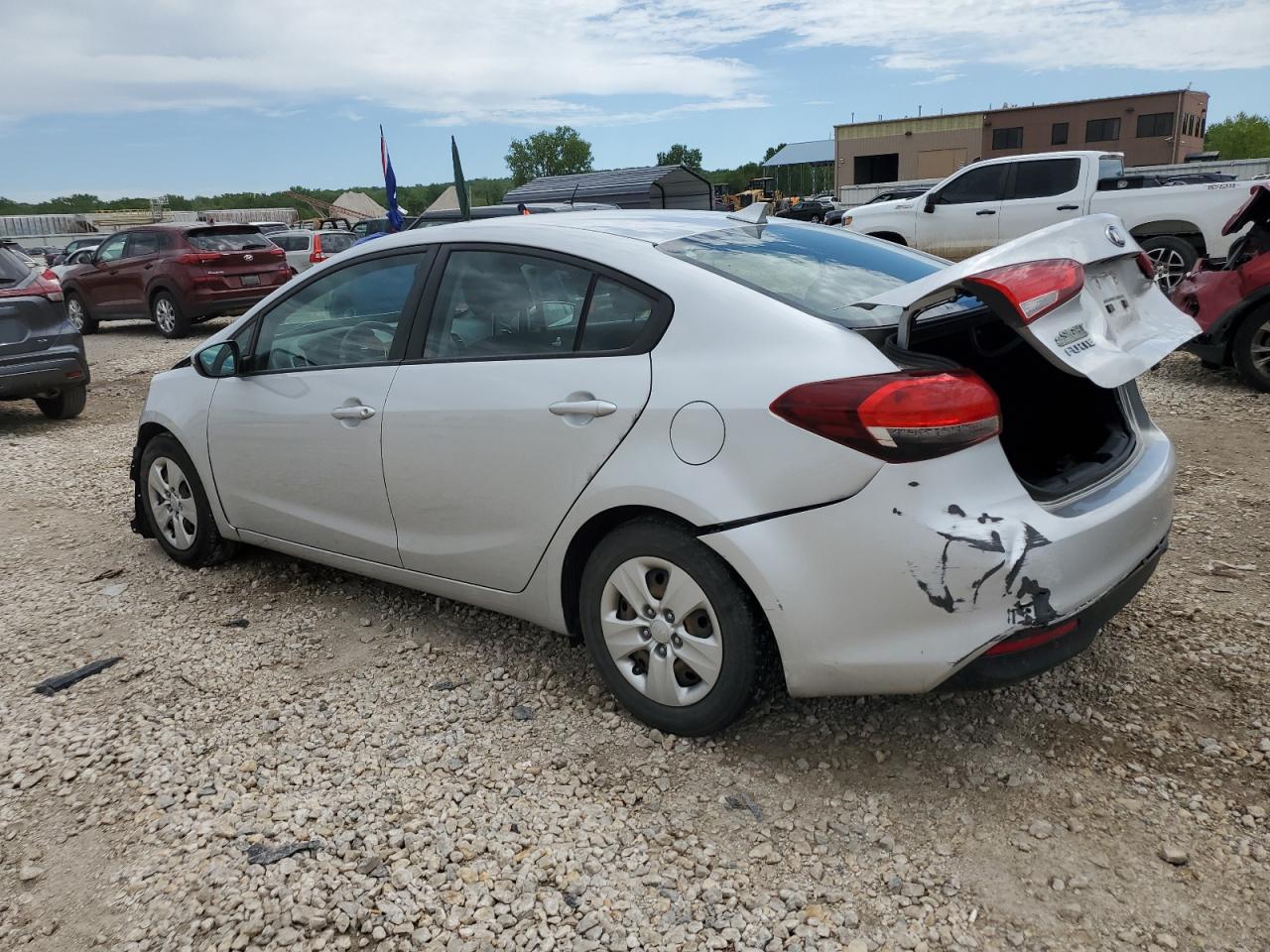 2018 Kia Forte Lx vin: 3KPFK4A75JE235641