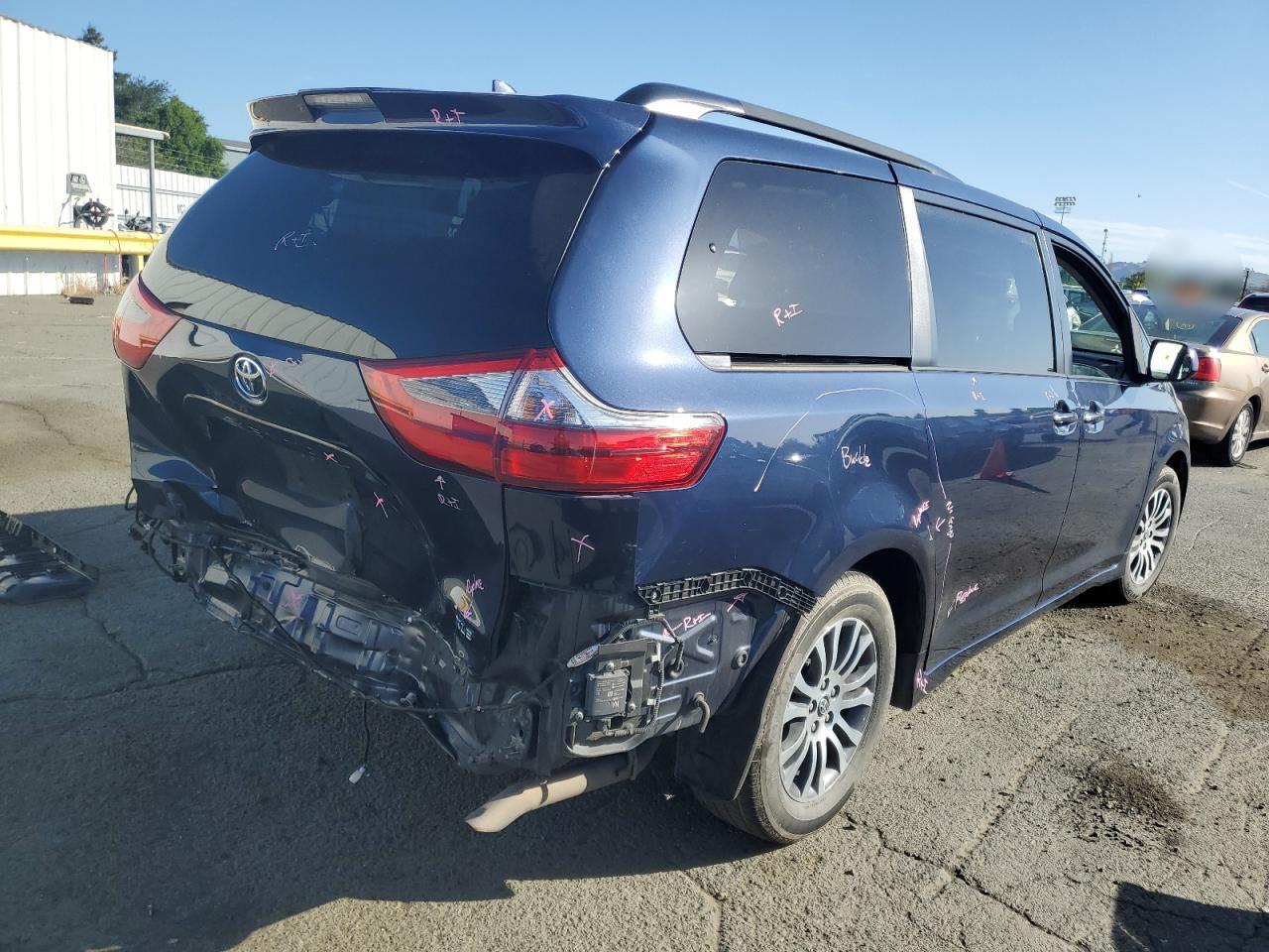 5TDYZ3DC6LS028630 2020 Toyota Sienna Xle