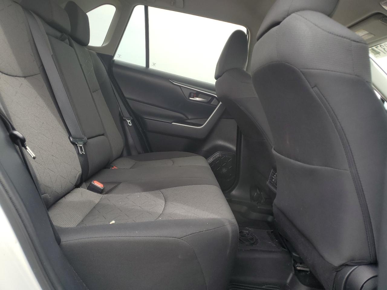 2T3P1RFV8MW156338 2021 Toyota Rav4 Xle