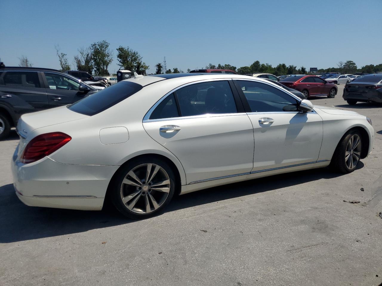 2015 Mercedes-Benz S 550 4Matic vin: WDDUG8FB0FA145164