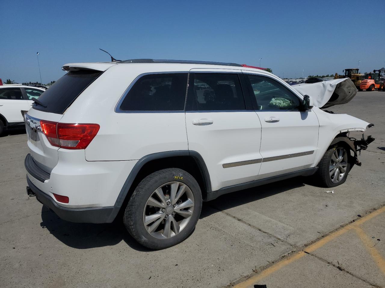 2013 Jeep Grand Cherokee Laredo vin: 1C4RJFAG1DC557359