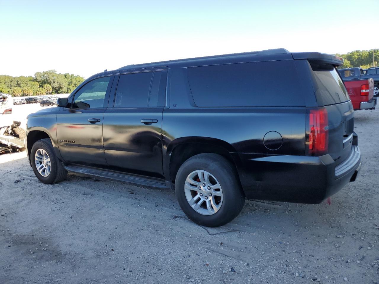 2017 Chevrolet Suburban K1500 Lt vin: 1GNSKHKC4HR277127