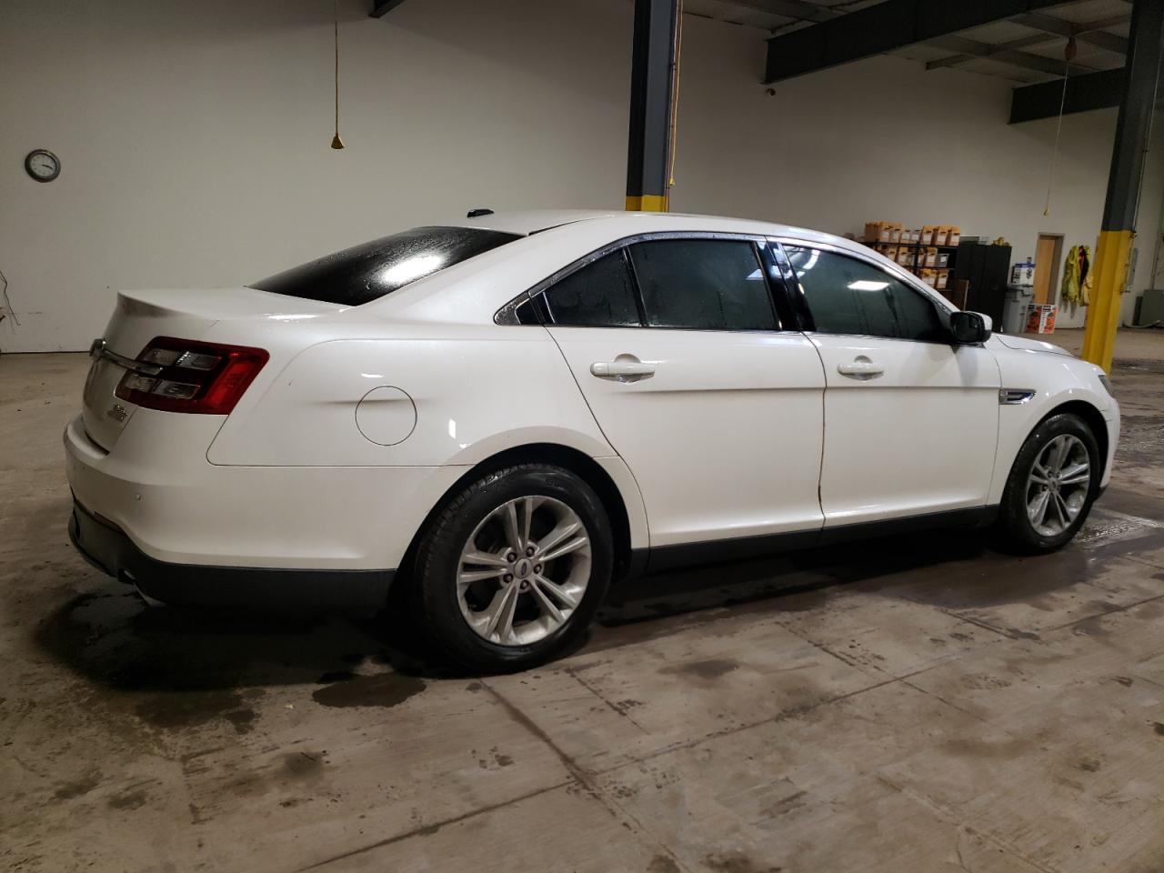 1FAHP2E81GG133379 2016 Ford Taurus Sel