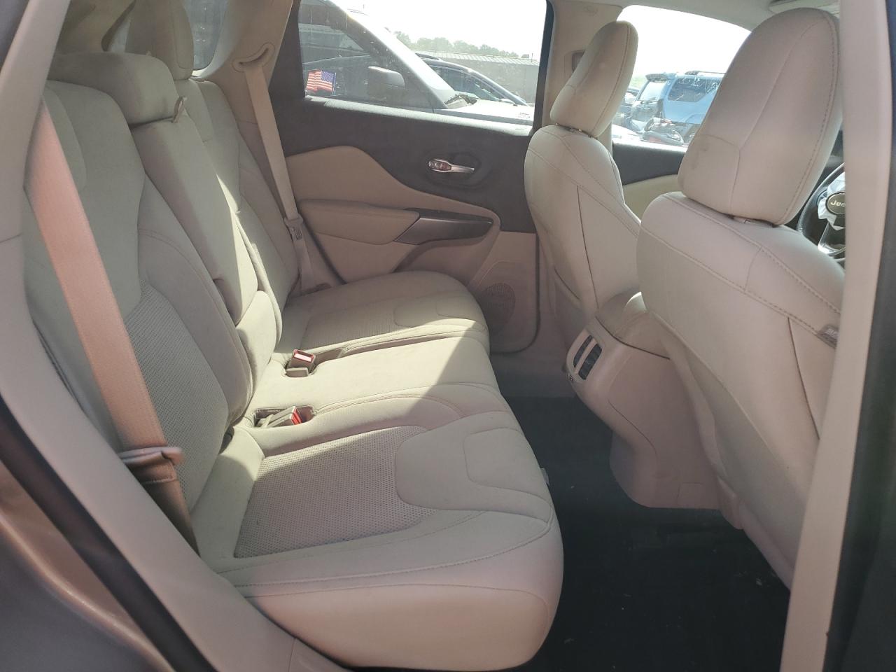 1C4PJMCBXLD650810 2020 Jeep Cherokee Latitude