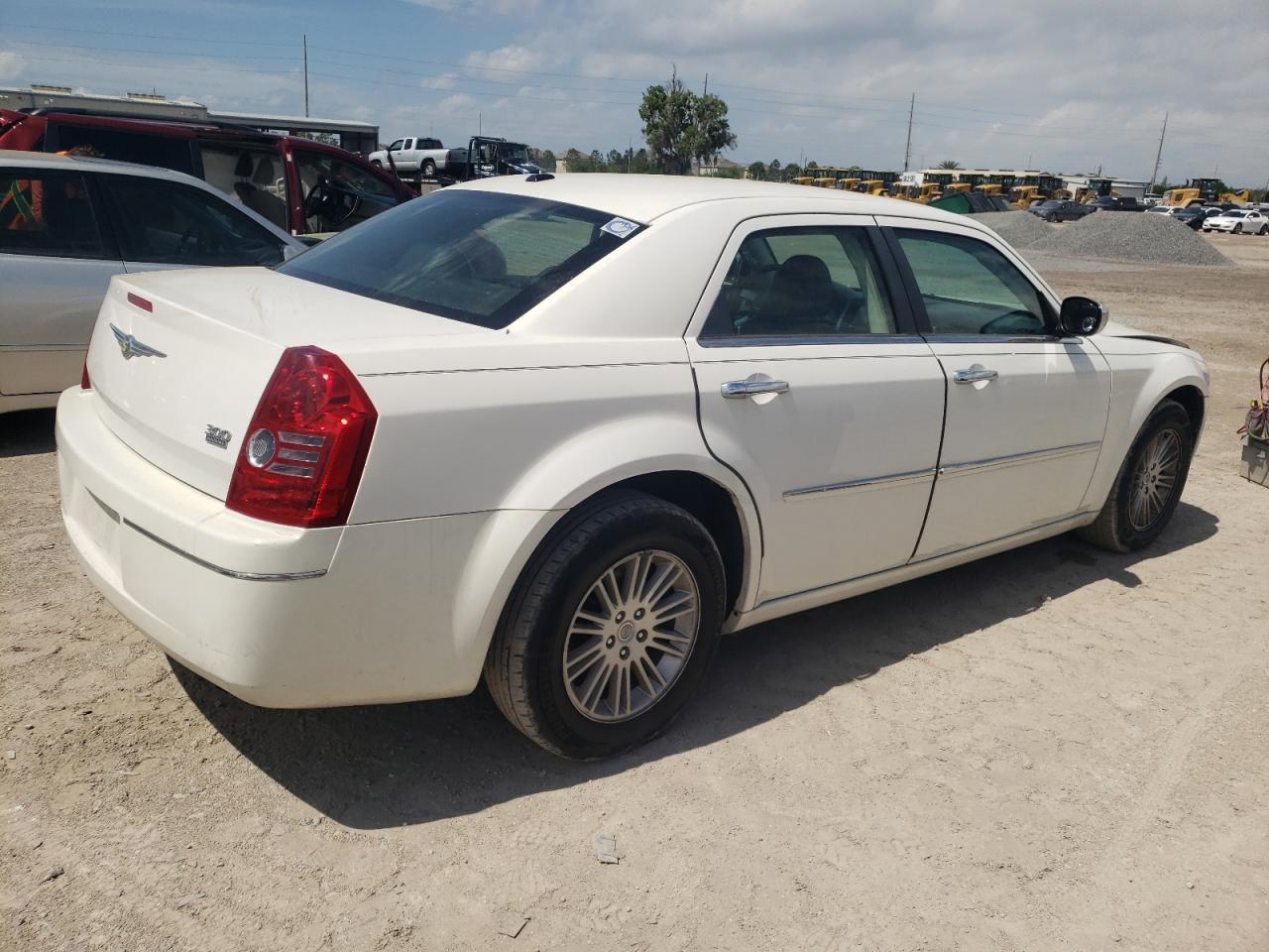 2C3CA5CV8AH211916 2010 Chrysler 300 Touring