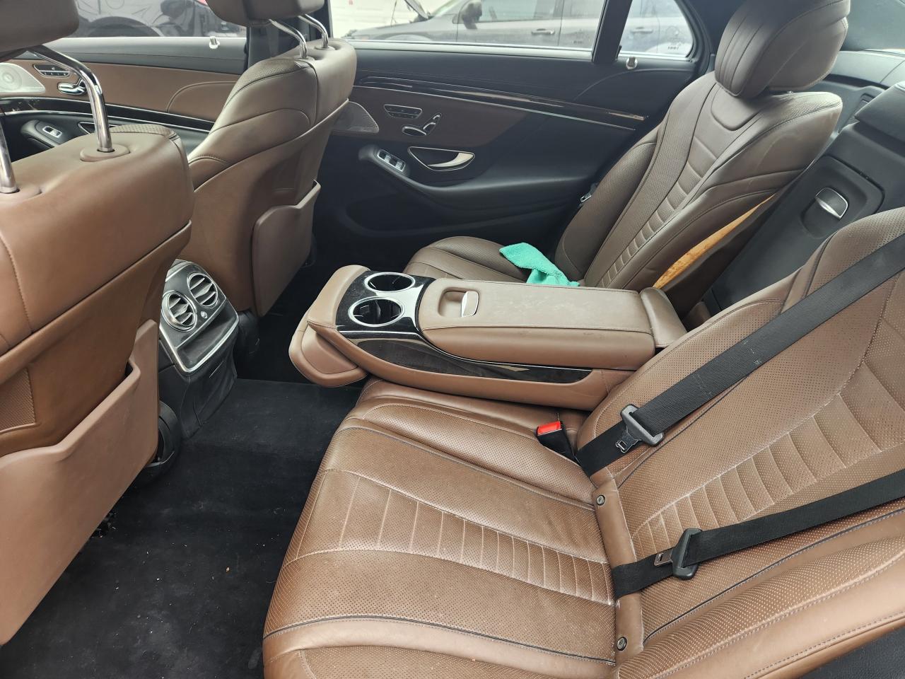 2015 Mercedes-Benz S 550 4Matic vin: WDDUG8FB3FA121232