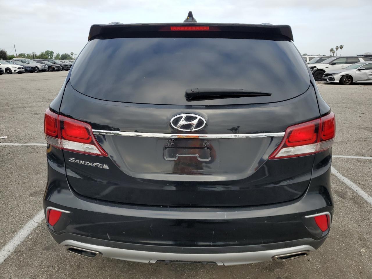 KM8SM4HFXJU275104 2018 Hyundai Santa Fe Se