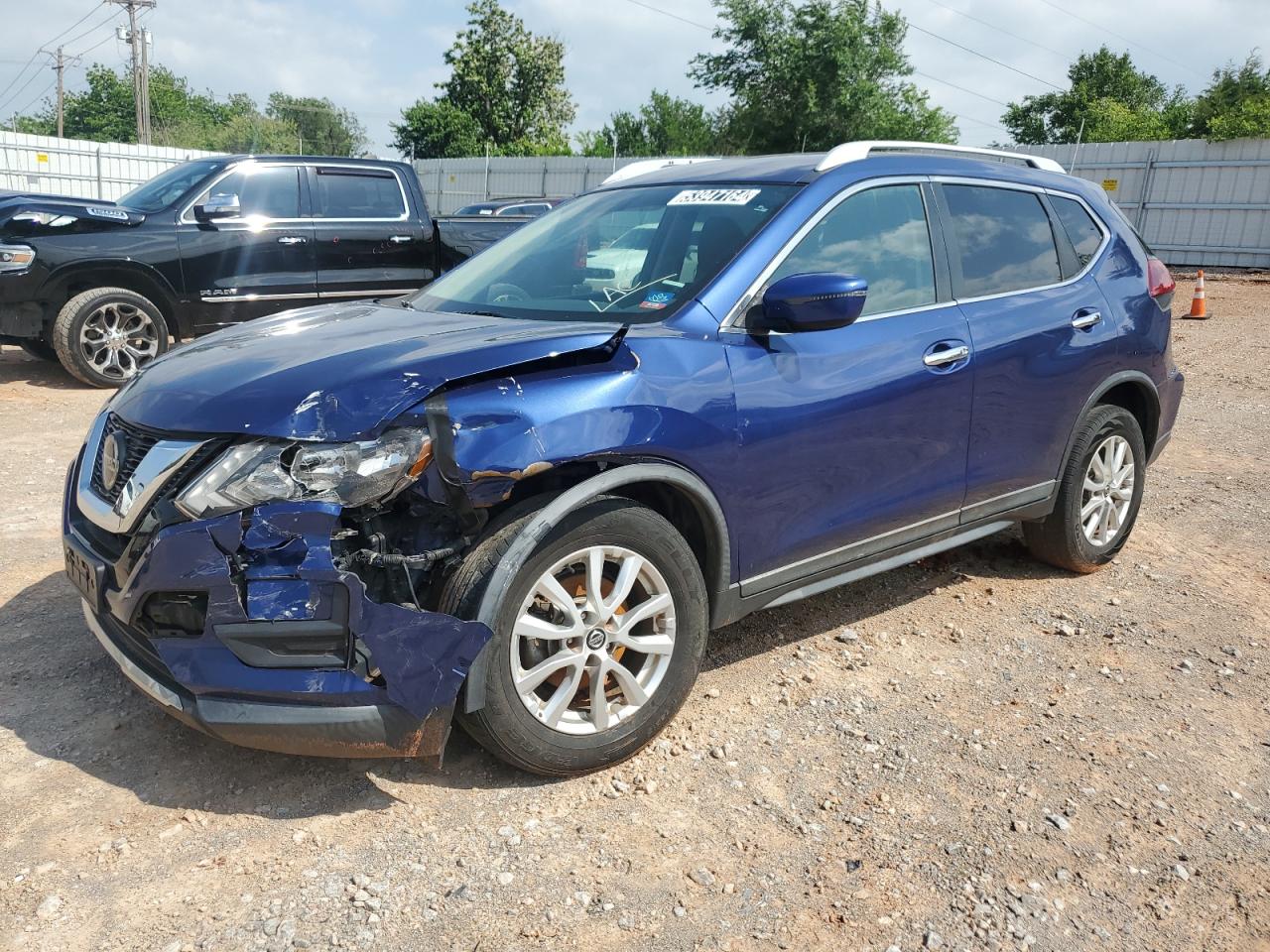 KNMAT2MV2JP560575 NISSAN ROGUE 2018