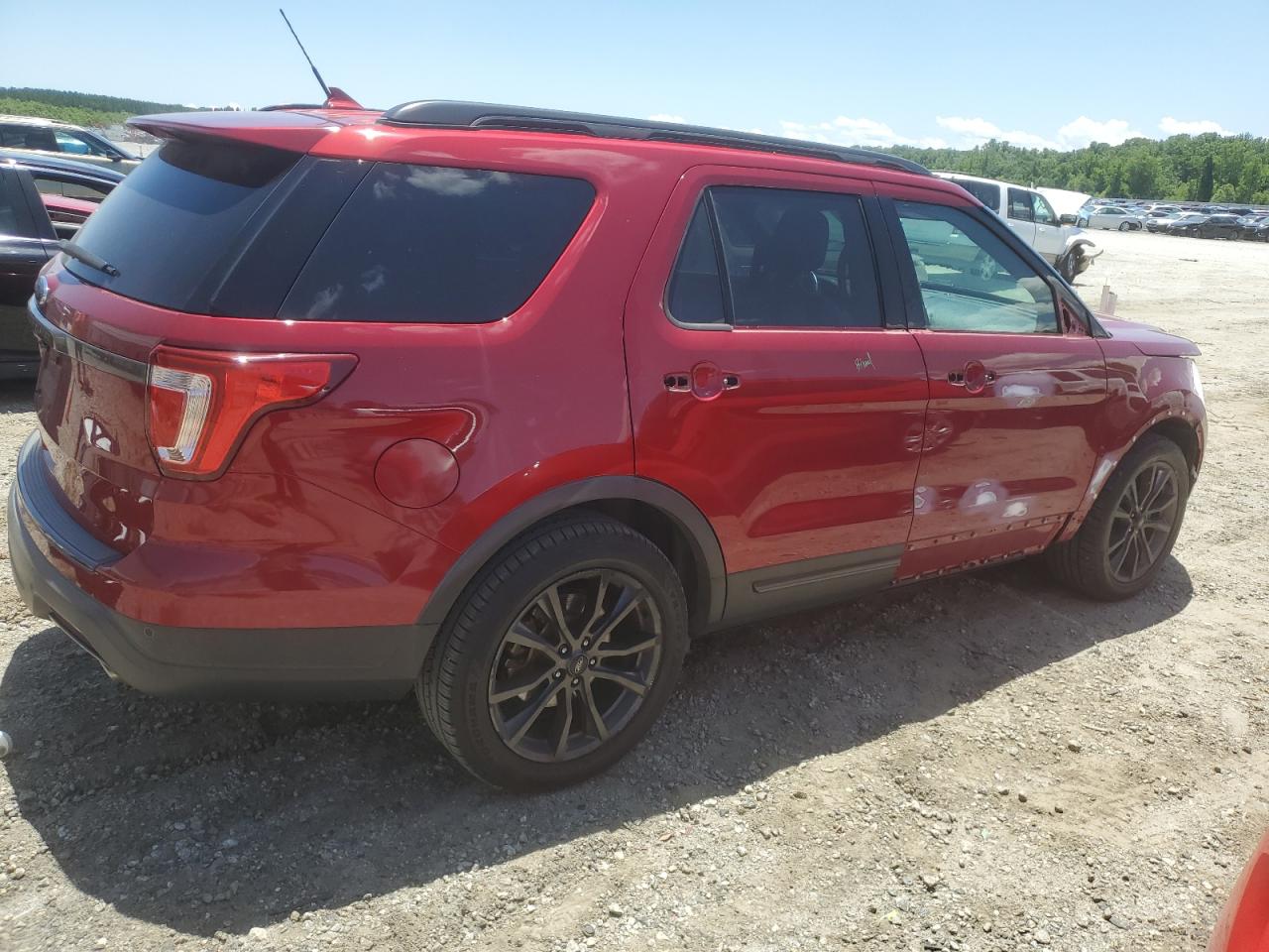 2018 Ford Explorer Xlt vin: 1FM5K7D8XJGC62976