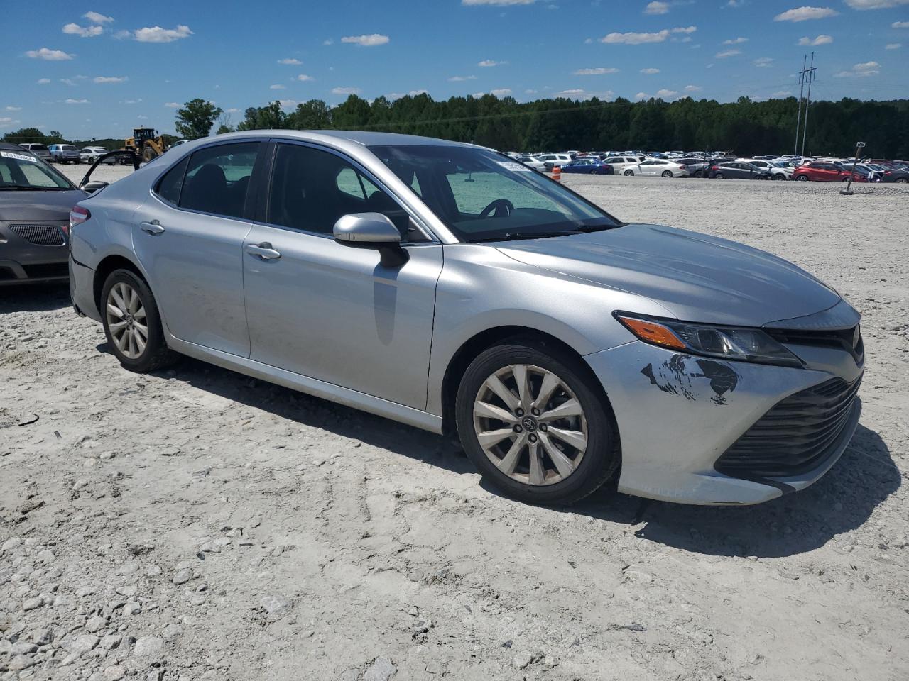 4T1B11HK8JU144211 TOYOTA CAMRY 2018