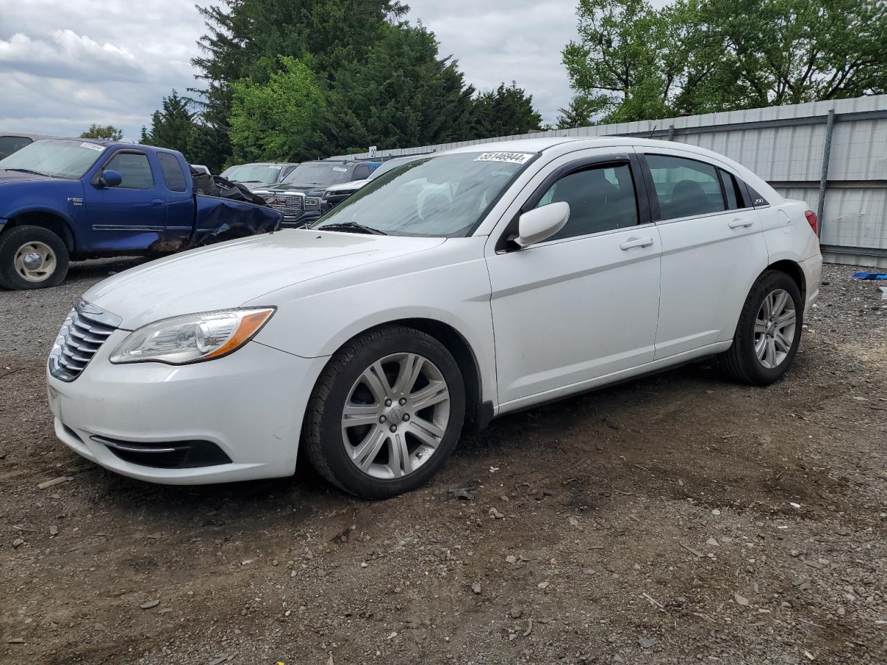 2013 Chrysler 200 Touring vin: 1C3CCBBB2DN650122