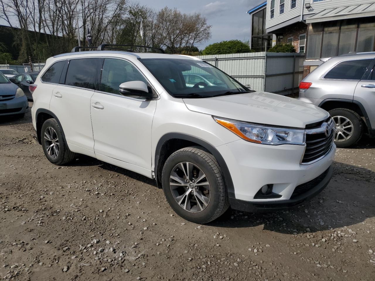 5TDJKRFH3GS348639 2016 Toyota Highlander Xle