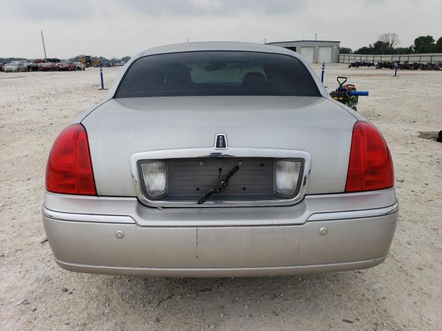 2004 Lincoln Town Car Executive VIN: 1LNHM81W54Y669490 Lot: 56100534