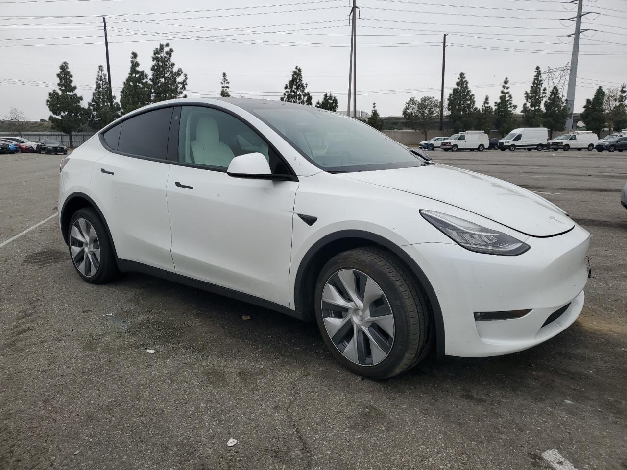 7SAYGDEE8NF512031 2022 Tesla Model Y