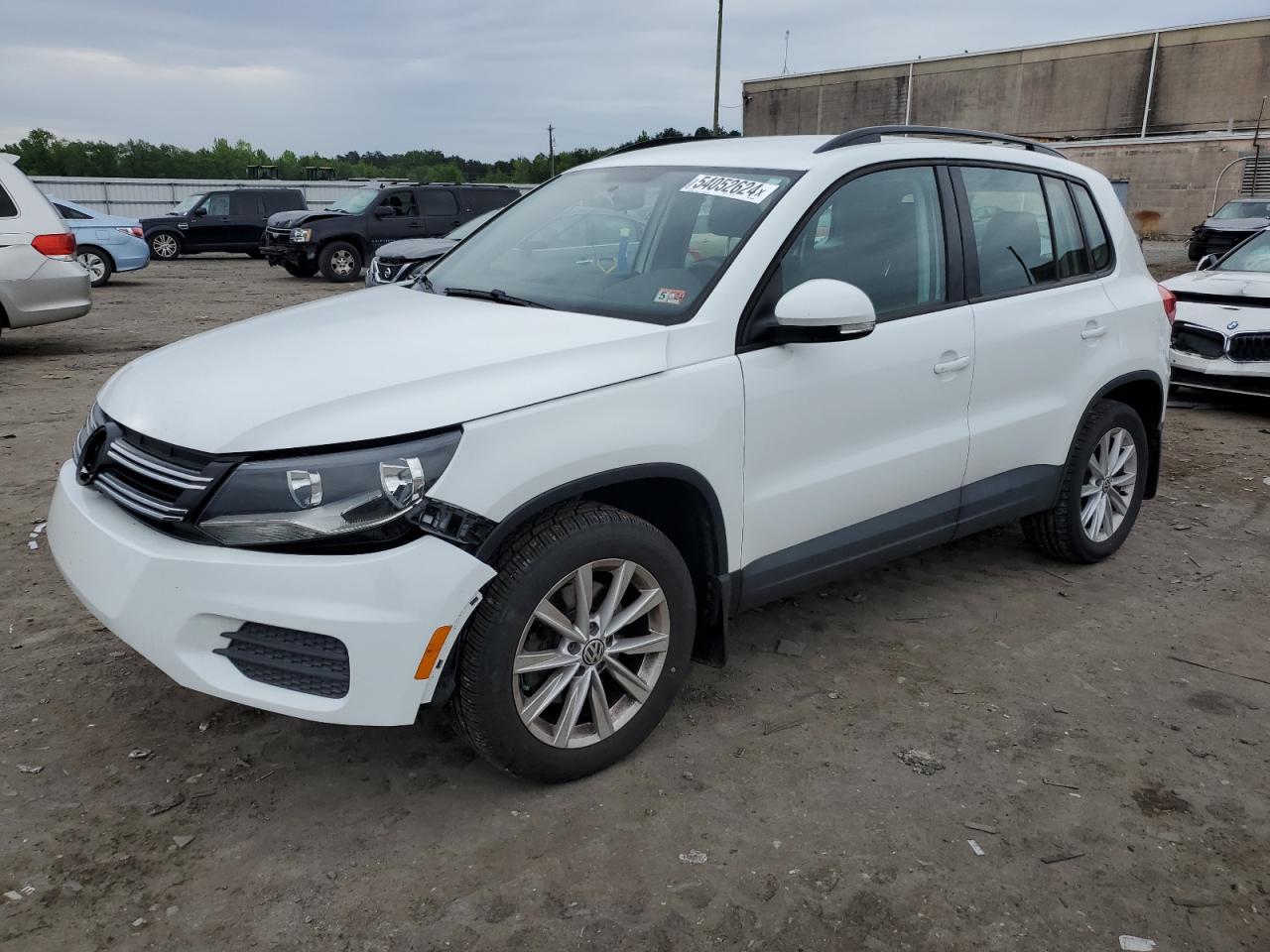 WVGAV7AX3HK044368 2017 Volkswagen Tiguan S