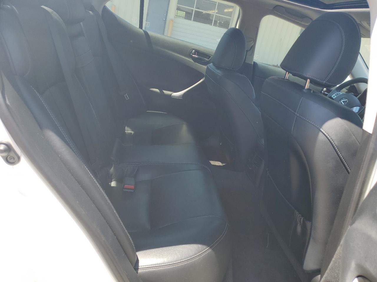 JTHCF5C2XB5044906 2011 Lexus Is 250