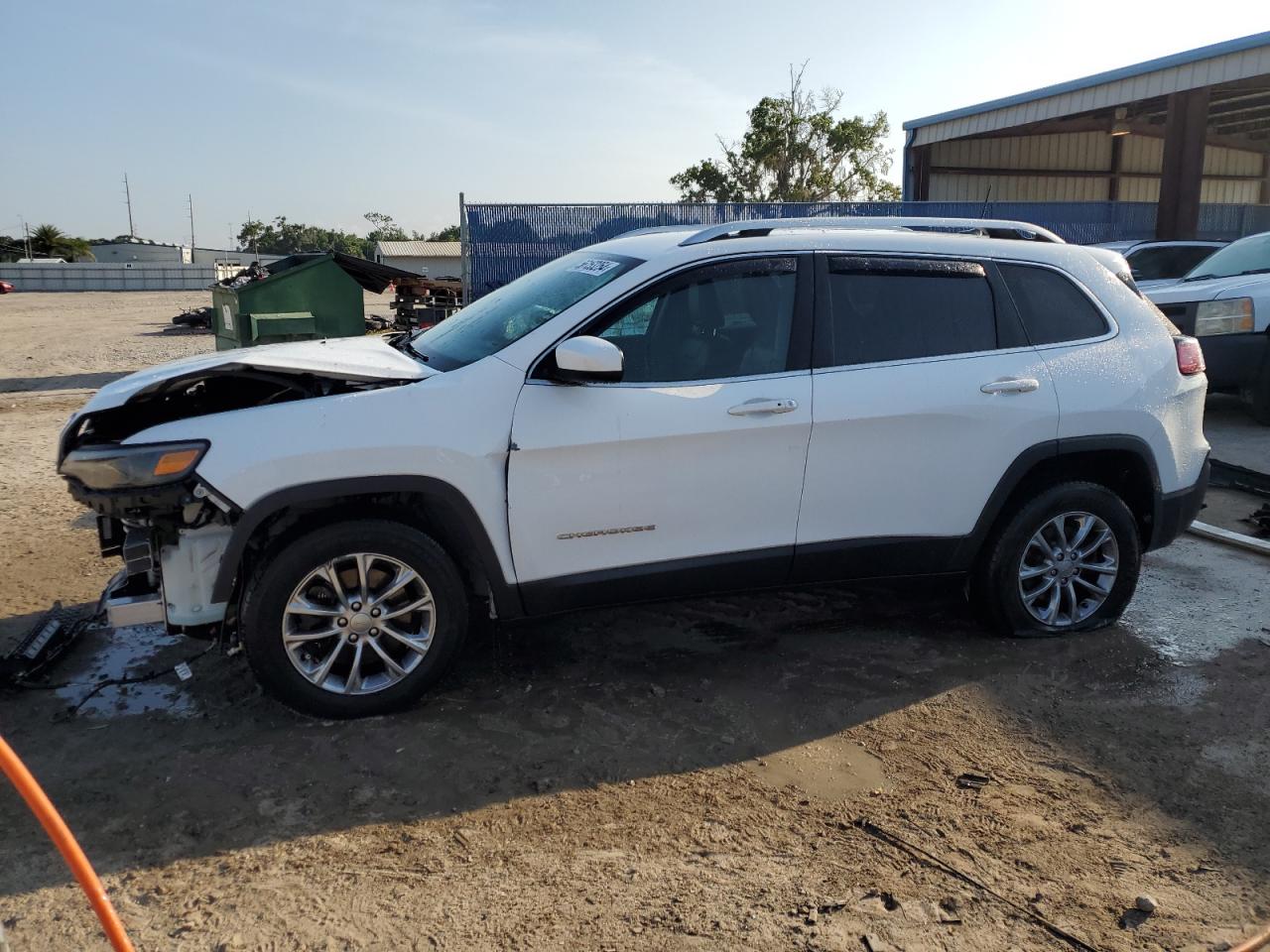 1C4PJMLB5KD121134 2019 Jeep Cherokee Latitude Plus